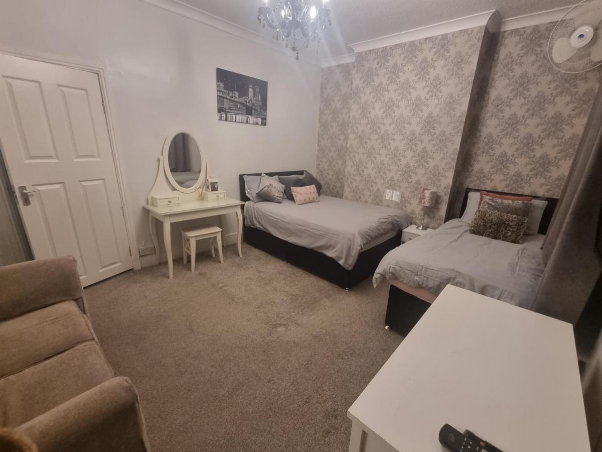 Private Luxury Double Room In كارديف المظهر الخارجي الصورة