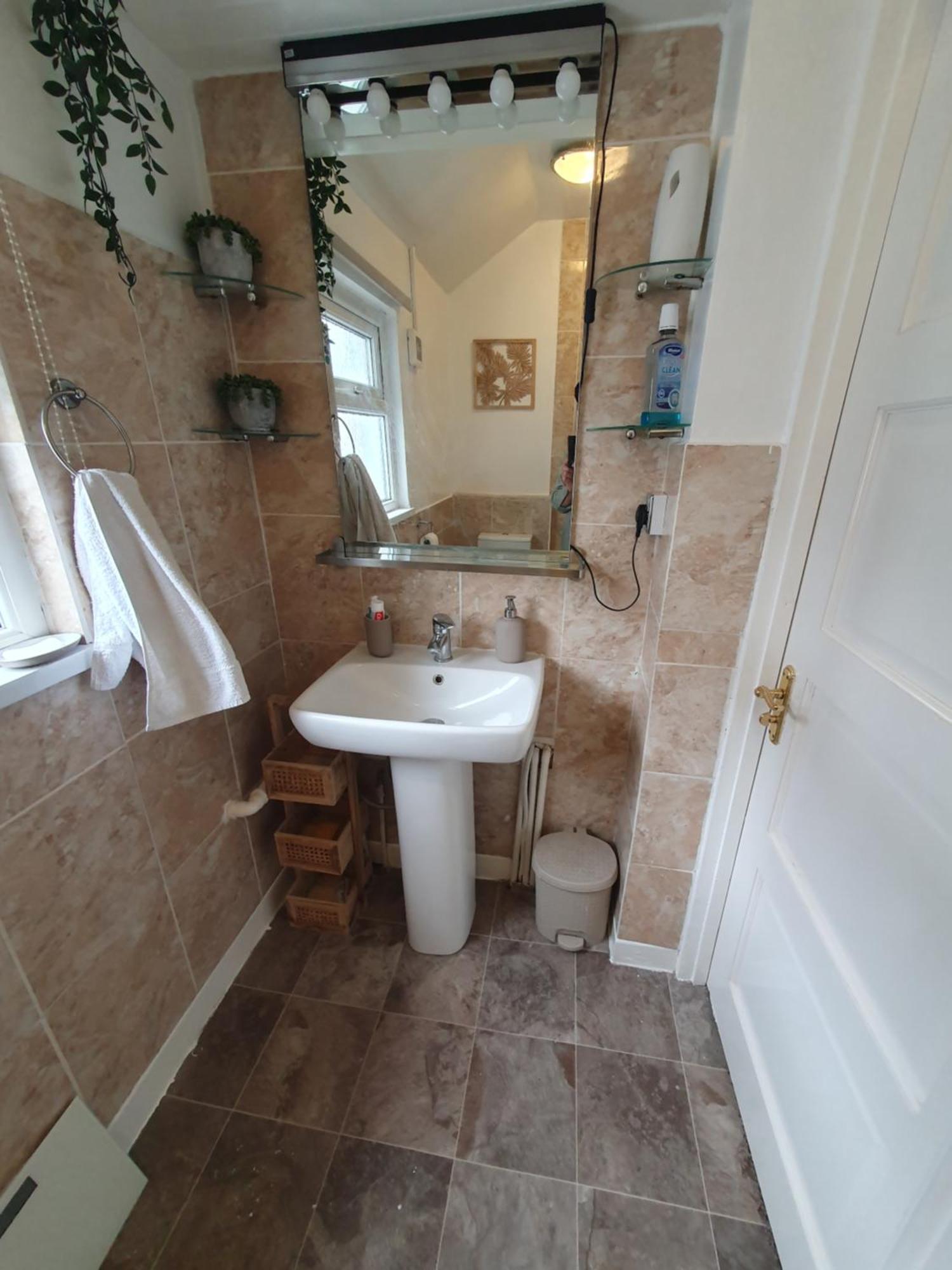 Private Luxury Double Room In كارديف المظهر الخارجي الصورة