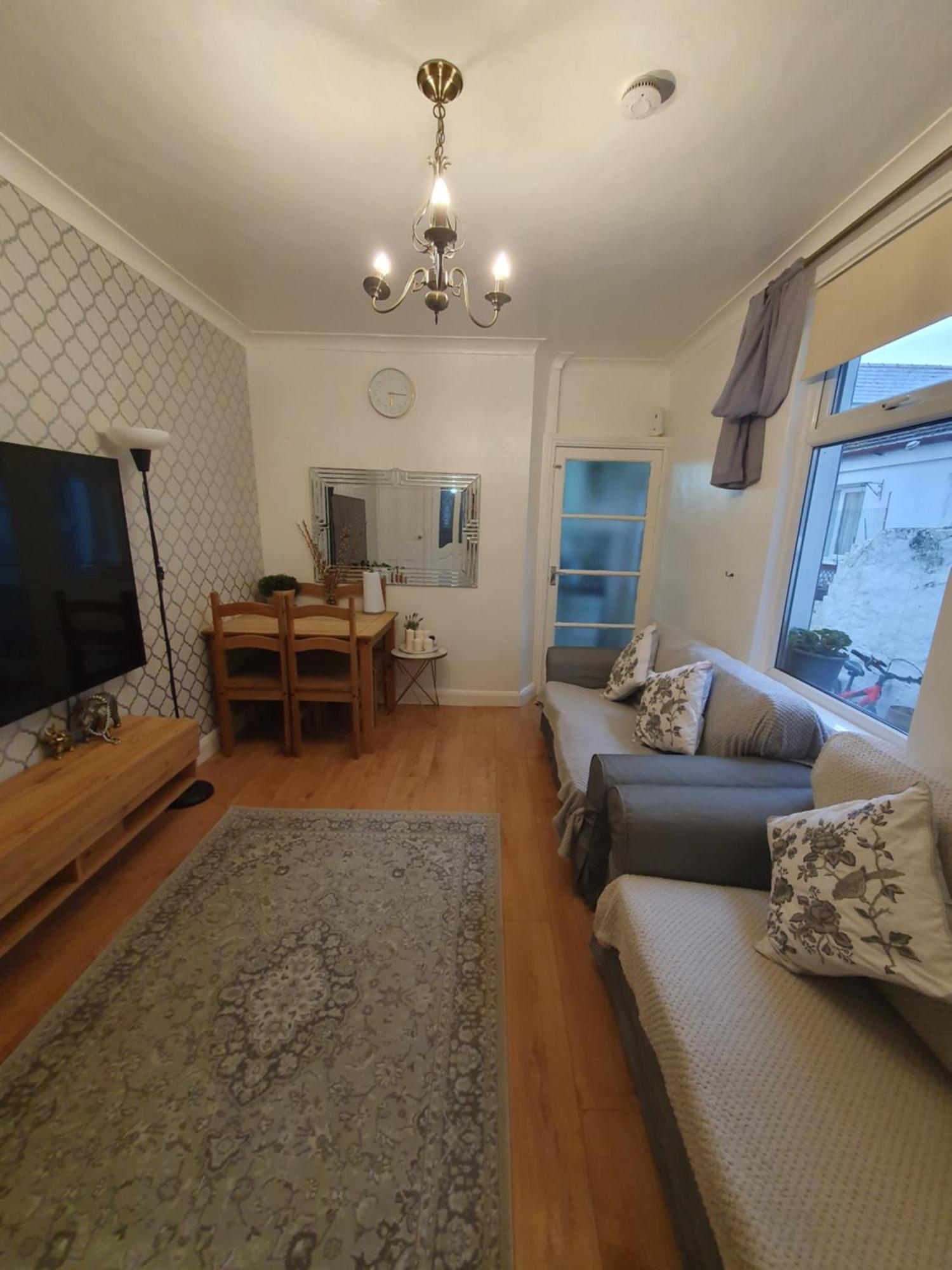 Private Luxury Double Room In كارديف المظهر الخارجي الصورة